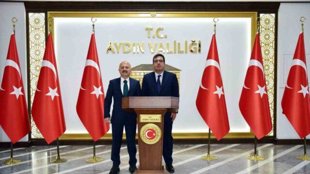 BİR DİZİ İNCELEME VE ZİYARETTE BULUNMAK ÜZERE AYDIN'A GELEN ADALET BAKAN YARDIMCISI CAN TUNCAY, AYDIN VALİSİ DR. OSMAN VAROL'U MAKAMINDA ZİYARET ETTİ.
