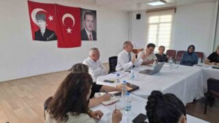 İLÇE MİLLİ EĞİTİM MÜDÜRÜ YILDIRAY DEMİRTAŞ BAŞKANLIĞINDA GERÇEKLEŞTİRİLEN OKUL MÜDÜRLERİ TOPLANTISINDA, 2026-2027 EĞİTİM ÖĞRETİM YILINDA İLÇEDE YÜRÜTÜLECEK ÇALIŞMALAR VE OKULLARIN YENİ EĞİTİM DÖNEMİNE HAZIRLIKLARI MASAYA YATIRILDI.