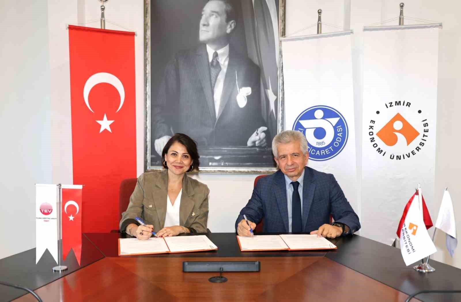 İEÜ’den eğitim için güç birliği