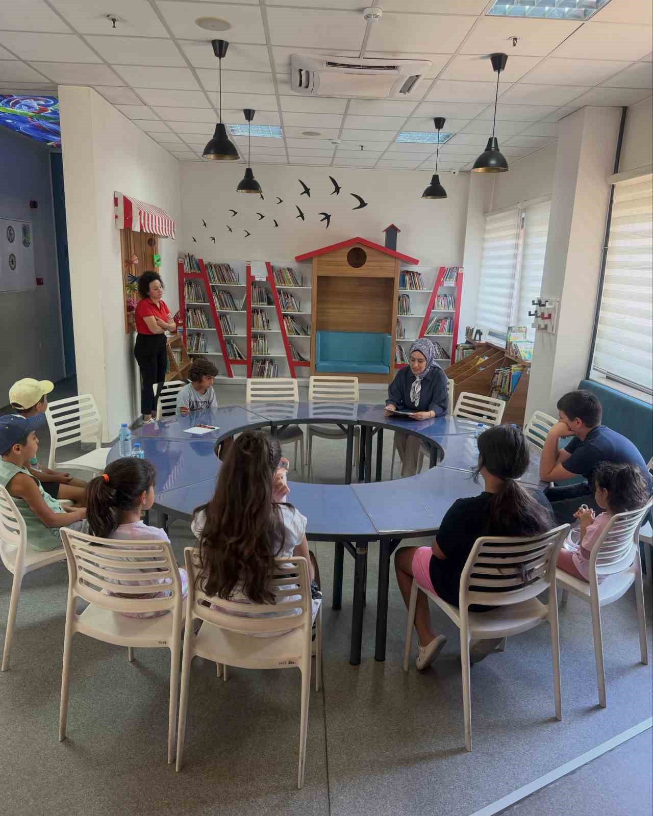 Minikler "Sihirli Kütüphanenin Kayıp Anahtarı" etkinliğinde kitapların dünyasını keşfetti