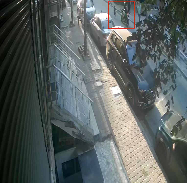 Küçükçekmece’de yolun karşısına geçen 5 yaşındaki çocuğa motosiklet çarptı