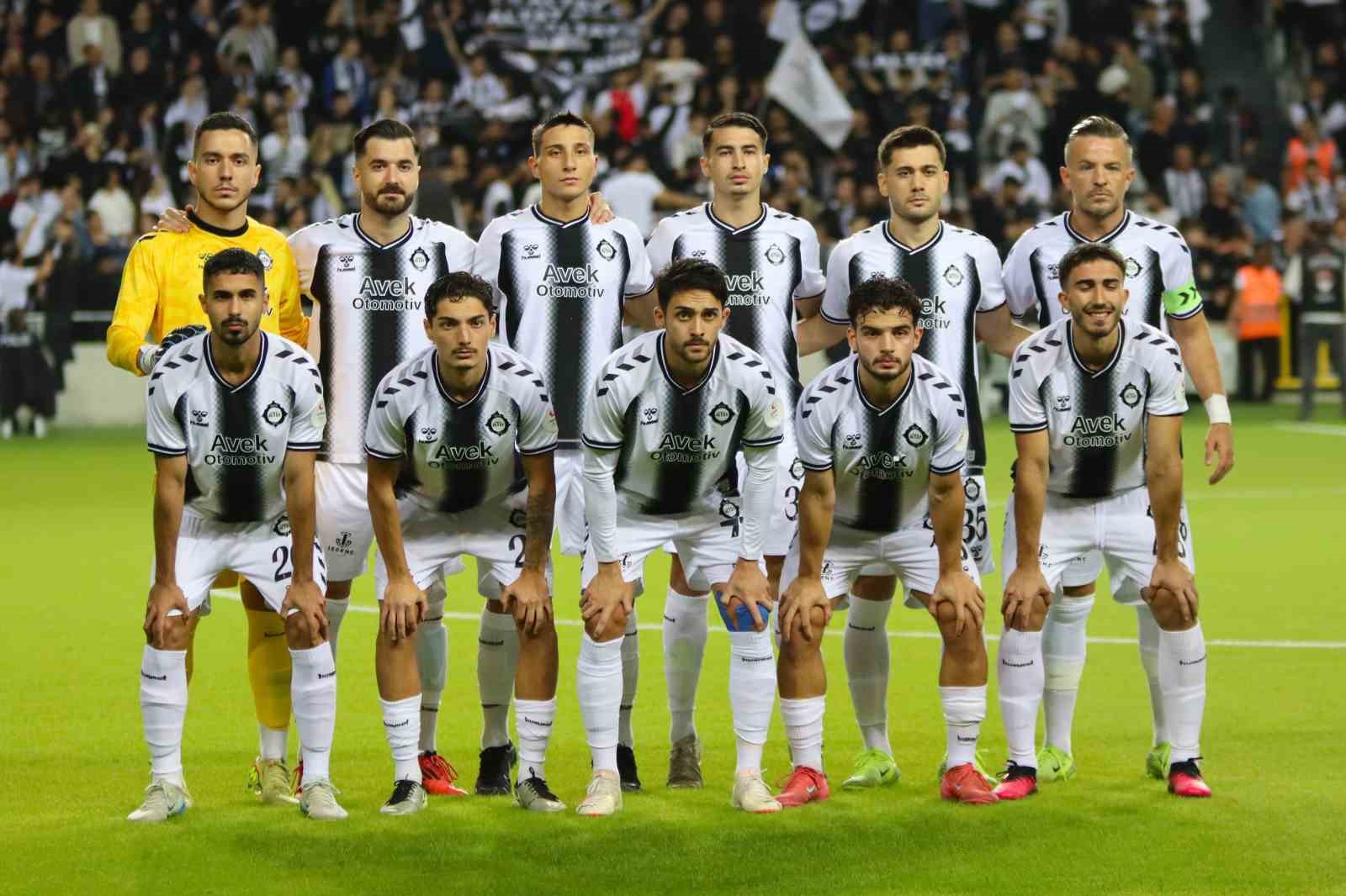Altay, kayyımla karşı karşıya