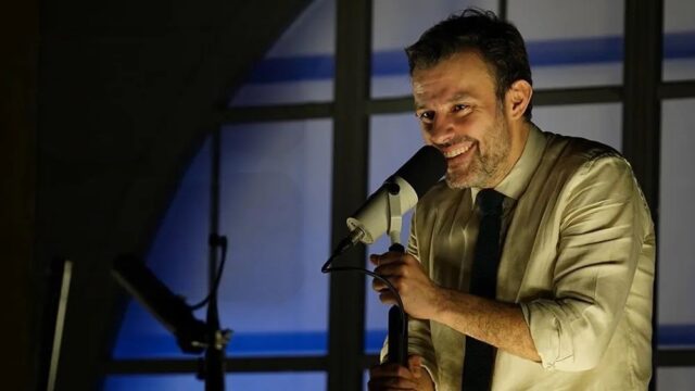 SALİH BADEMCİ'NİN "SESLER" ADLI TEK KİŞİLİK TİYATRO OYUNU, 14 EKİM'DE İSTANBUL'DA TİYATROSEVERLERİN BEĞENİSİNE SUNULACAK.
