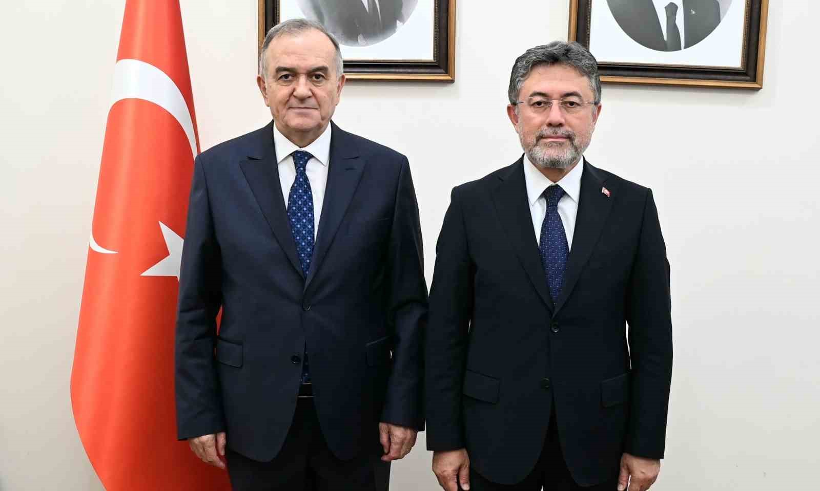 MHP’li Akçay üzüm üreticisinin sözcüsü oldu