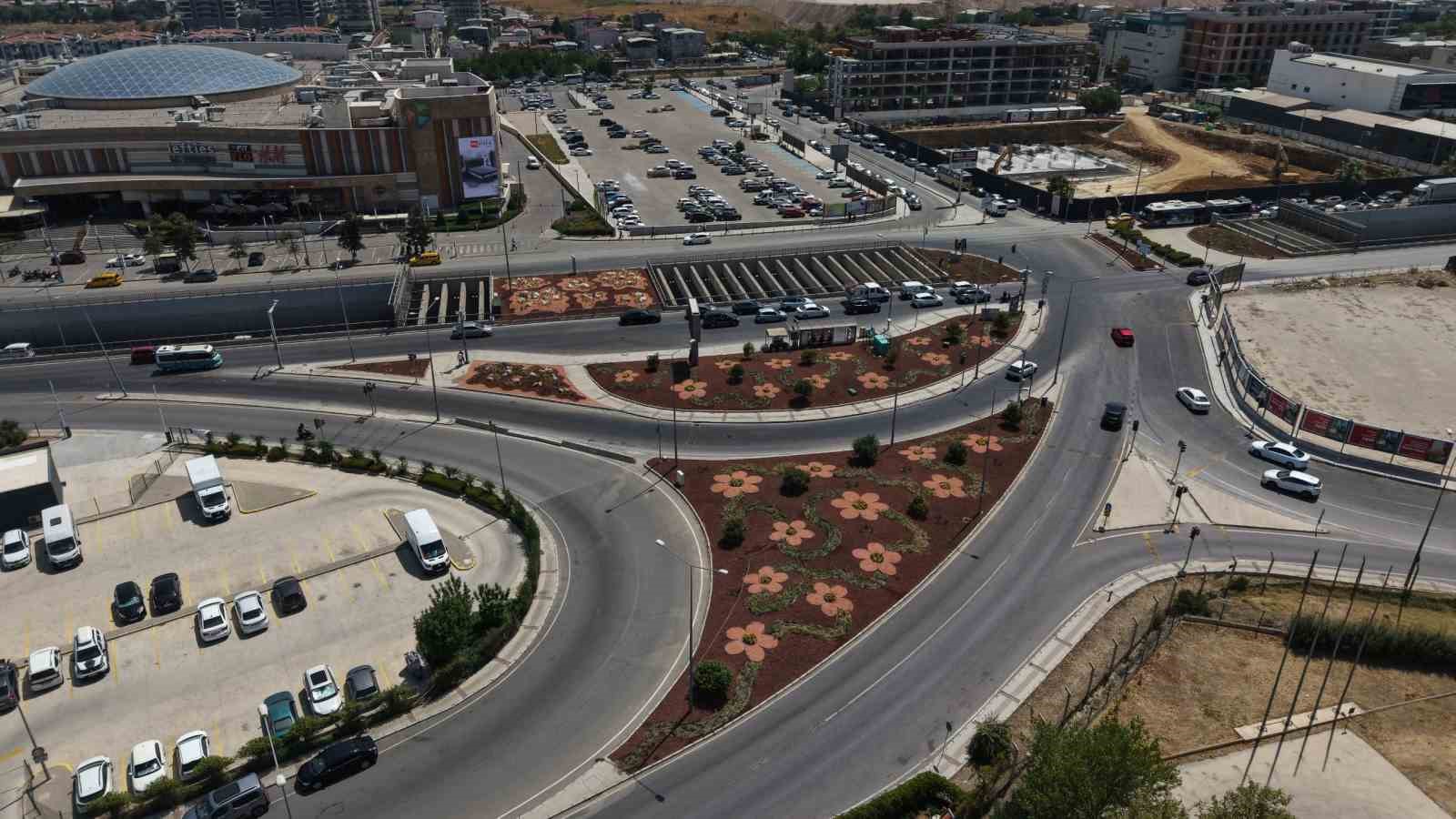 ESBAŞ Kavşağı rengarenk bir görünüme kavuştu