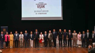 UŞAK VALİLİĞİ VE UŞAK ÜNİVERSİTESİ İŞ BİRLİĞİNDE "DÜŞMANIN TESLİM ALINDIĞI ŞEHİR: UŞAK VE MİLLİ MÜCADELE SEMPOZYUMU" GERÇEKLEŞTİRİLDİ.