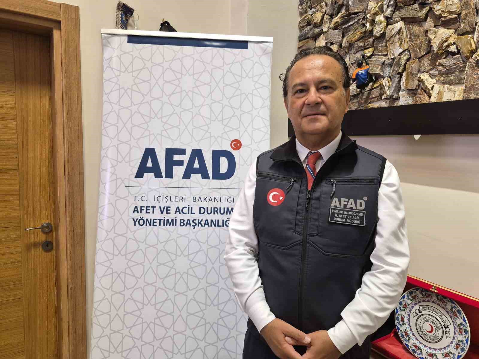 AFAD gönüllüsü vatandaşların saha eğitimleri kamerada: "İstanbul’da 17 bine yakın AFAD gönüllüsü bulunuyor"