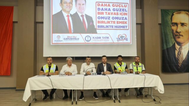 DENİZLİ BÜYÜKŞEHİR BELEDİYE BAŞKANI BÜLENT NURİ ÇAVUŞOĞLU VE TAVAS BELEDİYE BAŞKANI KADİR TATIK, TAVAS MAHALLE MUHTARLARIYLA BİR ARAYA GELEREK MAHALLELERİN İHTİYAÇLARI, TALEPLERİ VE HAYATA GEÇİRİLMESİ PLANLANAN PROJELERİ DEĞERLENDİRDİ.