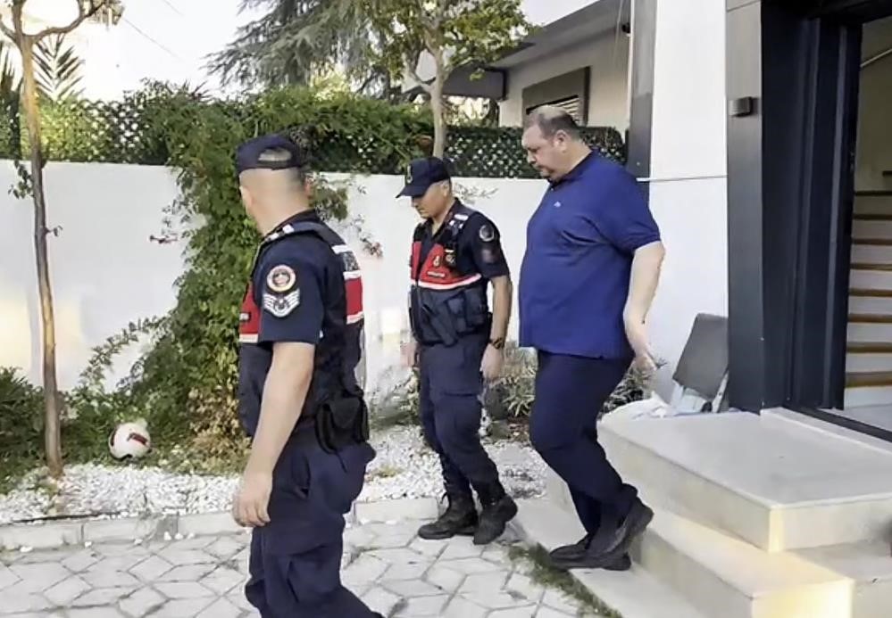 Menderes Belediye Başkanı İlkay Çiçek CHP’den istifa etti