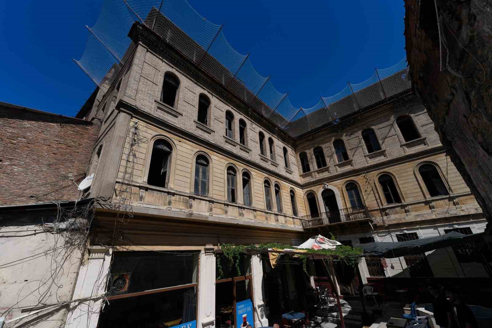 İzmir’in simge yapısı Cihan Palas yeniden hayat buluyor