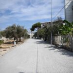 KUŞADASI BELEDİYESİ’NİN KARAOVA MAHALLESİ ZİTUR SİTESİ ÇEVRESİNDE YÜRÜTTÜĞÜ KİLİT PARKE ÇALIŞMASINDA 12 BİN METREKARELİK ALANIN YAKLAŞIK 7 BİN METREKARESİ TAMAMLANDI.