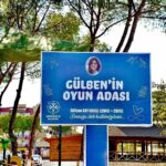 AYDIN’IN GERMENCİK İLÇESİNDE KANSER TEDAVİSİ GÖRDÜĞÜ SIRADA 27 YAŞINDA HAYATINI KAYBEDEN GÜLBEN KAYAKUŞ’UN ADI, GERMENCİK BELEDİYESİ TARAFINDAN YENİLENEN ÇOCUK OYUN PARKINA VERİLDİ. KAYAKUŞ’UN AİLESİ VE YAKINLARI, GENÇ YAŞTA KAYBETTİKLERİ GÜLBEN’İN HATIRASINI ÇOCUKLARIN NEŞESİYLE YAŞATMAYA DEVAM EDİYOR.