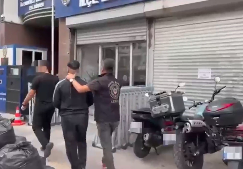 İzmir’de aranan şahıslara şafak operasyonu: 184 kişi yakalandı