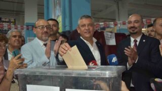 YENİ PARTİ YUNUSEMRE İLÇE BAŞKANLIĞI İÇİN ÖN SEÇİM YAPILDI. MEVCUT İLÇE BAŞKANI YALÇIN ARCAK İLE HASAN İMAMOĞLU’NUN ADAY OLDUĞU SEÇİMDE YENİ PARTİ GENEL BAŞKANI VE MANİSA MİLLETVEKİLİ ÖZGÜR ÖZEL DE OY KULLANDI.