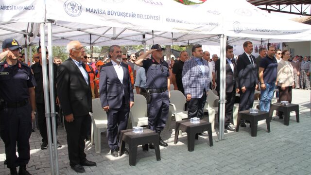 MANİSA’NIN KULA İLÇESİNE BAĞLI AYVATLAR MAHALLESİ’NDE BU YIL İKİNCİSİ DÜZENLENEN KAVUN FESTİVALİ, YOĞUN KATILIMLA GERÇEKLEŞTİRİLDİ. FESTİVALDE BÖLGENİN TARIMSAL ÜRETİMİ VE ÖZELLİKLE AYVATLAR’DA YETİŞTİRİLEN KAVUNLAR TANITILIRKEN, ÇEŞİTLİ ETKİNLİKLERLE VATANDAŞLARA KEYİFLİ BİR GÜN YAŞATILDI.
