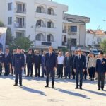 MUĞLA’NIN DATÇA İLÇESİNDE 19 EYLÜL GAZİLER GÜNÜ DOLAYISIYLA DÜZENLENEN TÖRENDE, ŞEHİTLER RAHMET VE MİNNETLE ANILIRKEN GAZİLERİN VATAN İÇİN ORTAYA KOYDUĞU FEDAKARLIKLAR BİR KEZ DAHA VURGULANDI.