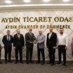 UKRAYNA ANKARA BÜYÜKELÇİSİ NARYMAN DZHELİALOV VE BERABERİNDEKİ HEYETİN AYTO ZİYARETİNDE, AYDIN’IN EKONOMİK POTANSİYELİ İLE UKRAYNA İLE MEVCUT VE OLASI TİCARİ İLİŞKİLERİN GELİŞTİRİLMESİ ELE ALINDI.
