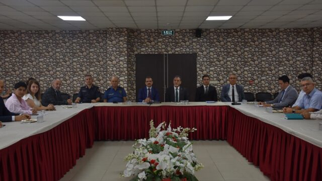 MANİSA’NIN SALİHLİ İLÇESİNDE, İLÇEDE YÜRÜTÜLEN VE PLANLANAN KAMU YATIRIMLARI İLE PROJELERİN SON DURUMU, DÜZENLENEN TOPLANTIDA ELE ALINDI.
