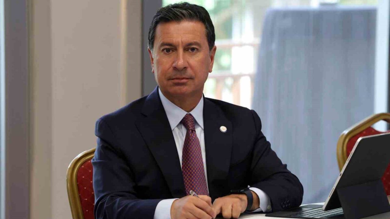 MUĞLA BÜYÜKŞEHİR BELEDİYE BAŞKANI VE DÜNYA BELEDİYELER BİRLİĞİ ORTA DOĞU VE BATI ASYA BÖLGE TEŞKİLATI (UCLG-MEWA) KÜLTÜR VE TURİZM KOMİTESİ BAŞKANI AHMET ARAS, 19-23 EYLÜL TARİHLERİNDE SURİYE’YE GERÇEKLEŞTİRECEĞİ ÇALIŞMA ZİYARETİ KAPSAMINDA KÜLTÜR, TURİZM, TARIM, TİCARET VE YATIRIM ALANLARINDA TEMASLARDA BULUNACAK.