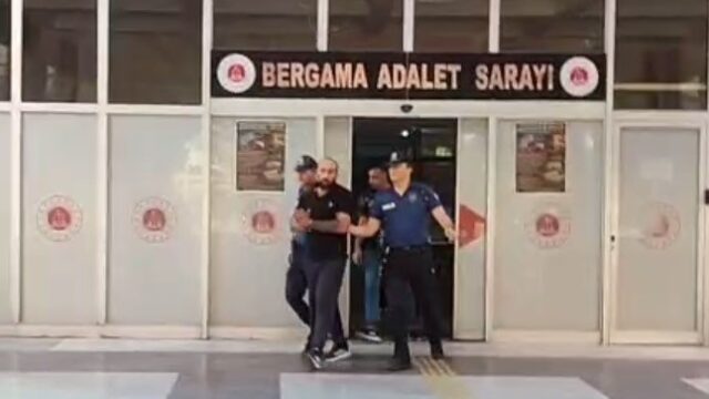 POLİS EKİPLERİNCE DÜZENLENEN UYUŞTURUCU OPERASYONUNDA BİN 128 ADET UYUŞTURUCU HAP ELE GEÇİRİLİRKEN, GÖZALTINA ALINAN 1 ŞÜPHELİ ÇIKARILDIĞI MAHKEMECE TUTUKLANDI.