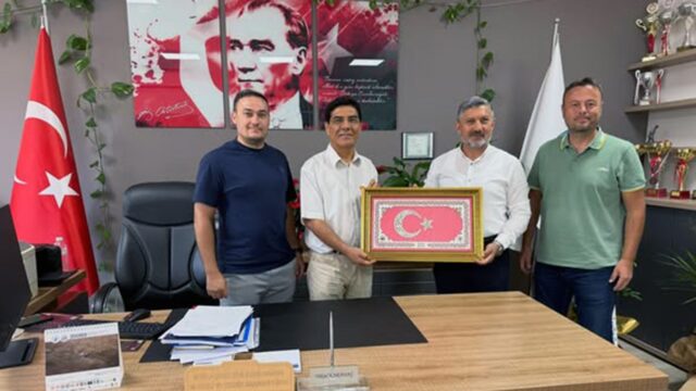 EĞİTİM BİR-SEN MUĞLA ŞUBE BAŞKANI ÖNDER UÇAK, ŞEHİT ZİYA İLHAN DAĞDAŞ MESLEKİ VE TEKNİK ANADOLU LİSESİ İLE ŞEHİT PİYADE ASTEĞMEN YILDIRAY ÇELTİKLİOĞLU İLKOKULU/ORTAOKULUNDA YENİ GÖREVLERİNE BAŞLAYAN OKUL YÖNETİCİLERİNE HAYIRLI OLSUN ZİYARETİNDE BULUNDU.