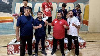 MANİSA’DA BU YIL 17’NCİSİ DÜZENLENEN İLLER ARASI MUAYTHAİ ZAFER KUPASI, 14 İLDEN 386 SPORCUNUN KATILIMIYLA GERÇEKLEŞTİRİLDİ. 3 GÜN SÜREN TURNUVADA SPORCULAR, DERECEYE GİREBİLMEK İÇİN RİNGDE MÜCADELE ETTİ.