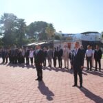 AYDIN’IN YENİPAZAR İLÇESİNDE 19 EYLÜL GAZİLER GÜNÜ DOLAYISIYLA TÖREN DÜZENLENİRKEN, İLÇE PROTOKOLÜ GAZİLER VE VATANDAŞLARLA BİR ARAYA GELDİ. PROGRAM KAPSAMINDA YENİPAZAR KAYMAKAMI MURAT KARATAŞ, İLÇEDE İKAMET EDEN GAZİ MİRZE TİMURTAŞ’I DA ZİYARET ETTİ.