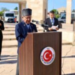 19 EYLÜL GAZİLER GÜNÜ DOLAYISIYLA CUMHURİYET KENT MEYDANI’NDA GERÇEKLEŞTİRİLEN ÇELENK SUNMA TÖRENİNE DİDİM İLÇE PROTOKOLÜ TAM KADRO KATILDI. TÖRENİN ARDINDAN DİDİM BELEDİYESİ TARAFINDAN DÜZENLENEN KAHVALTI PROGRAMINDA BAŞKAN HATİCE GENÇAY, DİDİMLİ GAZİLERLE BİR ARAYA GELDİ.