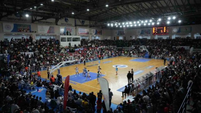 MANİSA'NIN TURGUTLU İLÇESİNDE, HALKBANK KADINLAR BASKETBOL SÜPER LİGİ'NDE MÜCADELE EDEN TURGUTLU BELEDİYESİ KADIN BASKETBOL TAKIMI'NIN 26 EYLÜL CUMARTESİ GÜNÜ OYNAYACAĞI SEZONUN İLK MAÇINDA, TRİBÜNLERDE ŞİDDETE KARŞI FARKINDALIK OLUŞTURMAK AMACIYLA ÖZEL BİR KOREOGRAFİ YAPILACAK.