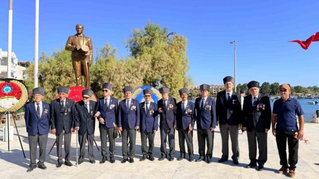 MUĞLA’NIN DATÇA İLÇESİNDE 19 EYLÜL GAZİLER GÜNÜ DOLAYISIYLA DÜZENLENEN TÖRENDE, ŞEHİTLER RAHMET VE MİNNETLE ANILIRKEN GAZİLERİN VATAN İÇİN ORTAYA KOYDUĞU FEDAKARLIKLAR BİR KEZ DAHA VURGULANDI.