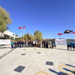 MUĞLA’NIN DATÇA İLÇESİNDE 19 EYLÜL GAZİLER GÜNÜ DOLAYISIYLA DÜZENLENEN TÖRENDE, ŞEHİTLER RAHMET VE MİNNETLE ANILIRKEN GAZİLERİN VATAN İÇİN ORTAYA KOYDUĞU FEDAKARLIKLAR BİR KEZ DAHA VURGULANDI.