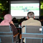 MANİSA BÜYÜKŞEHİR BELEDİYESİ TARAFINDAN 16-22 EYLÜL AVRUPA HAREKETLİLİK HAFTASI KAPSAMINDA DÜZENLENEN AÇIK HAVA SİNEMASI ETKİNLİĞİNDE "BİZİM İÇİN ŞAMPİYON" FİLMİ İZLEYİCİYLE BULUŞTU. ATATÜRK KENT PARKI’NDAKİ GÖSTERİME VATANDAŞLAR YOĞUN İLGİ GÖSTERDİ.
