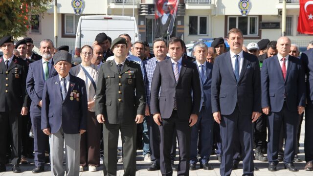 MANİSA’NIN KULA İLÇESİNDE 19 EYLÜL GAZİLER GÜNÜ DOLAYISIYLA DÜZENLENEN PROGRAMDA, GAZİLER VE ŞEHİTLER ANILDI.