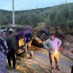 AYDIN'IN BOZDOĞAN İLÇESİNDE TRAKTÖRÜN DEVRİLMESİ SONUCU MEYDANA GELEN KAZADA 1 KİŞİ YARALANDI.