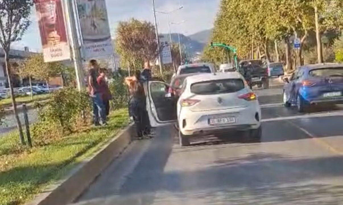 MUĞLA’NIN MENTEŞE İLÇESİNDE UĞUR MUMCU BULVARI ÜZERİNDE 3 ARACIN KARIŞTIĞI ZİNCİRLEME TRAFİK KAZASI MEYDANA GELDİ.