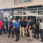 MANİSA'NIN TURGUTLU İLÇESİNDE OKUL SERVİSİ BEKLEYEN ÖĞRENCİLERE YÖNELİK SİLAHLI SALDIRIDA 11 ÖĞRENCİ YARALANDI. YARALILARDAN HAYATİ TEHLİKESİ BULUNAN 3 ÖĞRENCİ, İLERİ TETKİK VE TEDAVİ İÇİN MANİSA CELAL BAYAR ÜNİVERSİTESİ HASTANESİ'NE SEVK EDİLDİ.