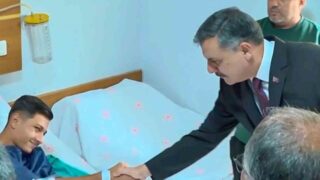 İÇİŞLERİ BAKANI MUSTAFA ÇİFTÇİ VE MİLLİ EĞİTİM BAKANI YUSUF TEKİN, MANİSA'NIN TURGUTLU İLÇESİNDE YARALI ÖĞRENCİLERİ ZİYARET EDEREK DURUMLARI HAKKINDA BİLGİ ALDI.