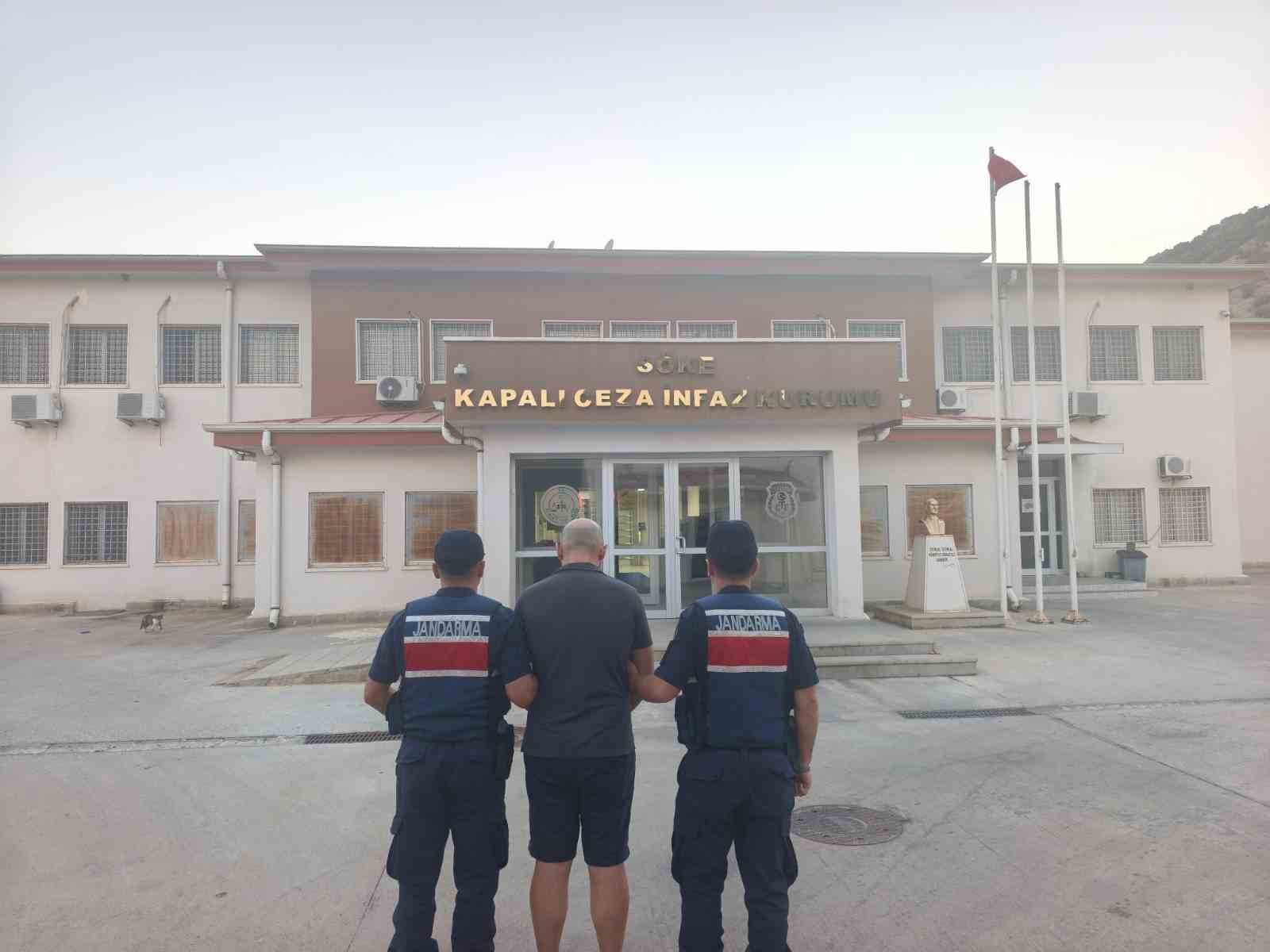 Kuşadası’nda uyuşturucu operasyonu: 3 gözaltı