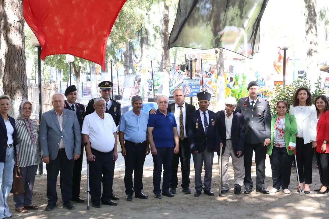 AYDIN’IN İNCİRLİOVA İLÇESİNDE 19 EYLÜL GAZİLER GÜNÜ DOLAYISIYLA GAZİLER VE AİLELERİ ONURUNA PROGRAM DÜZENLENDİ. İNCİRLİOVA BELEDİYE BAŞKANI AYTEKİN KAYA İLE İNCİRLİOVA KAYMAKAMI İLHAN ABAY, GAZİLER VE AİLELERİYLE BİR ARAYA GELDİ.