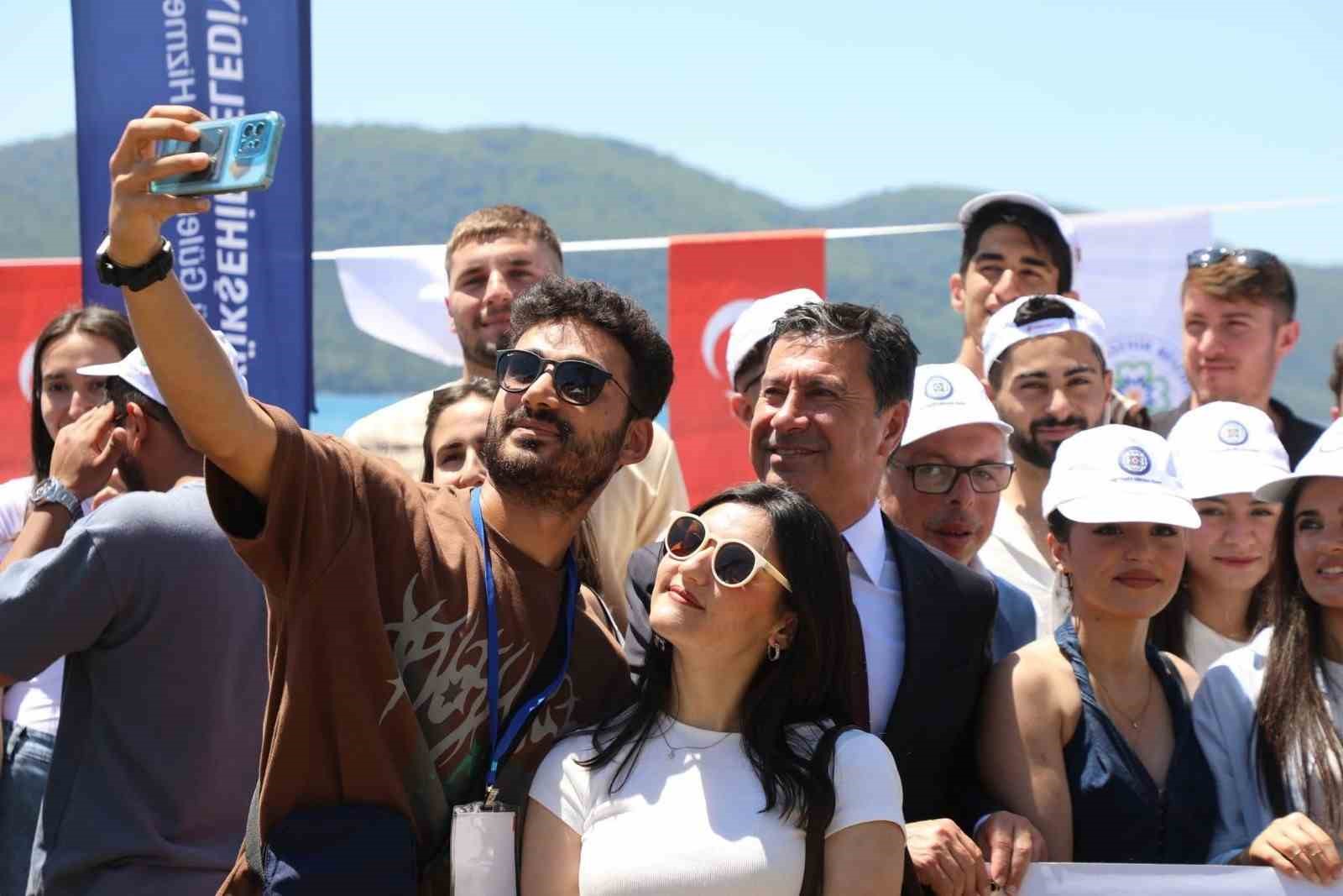 Muğla Büyükşehir Belediyesi’nin eğitime desteği artarak devam ediyor