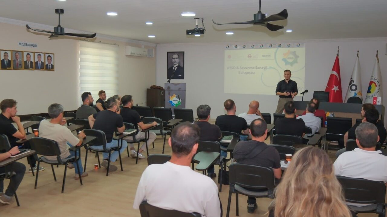AYDIN SANAYİ ODASI (AYSO) BAŞKANI VE BAŞKAN ADAYI GÖKHAN MARAŞ, SAVUNMA SANAYİSİNE YÖNELİK VAAT ETTİĞİ PROJE ÇERÇEVESİNDE FİRMALARI, SEMİNERDE BULUŞTURARAK İLK ADIMI ATTI. OLDUKÇA VERİMLİ GEÇEN SEMİNERDE AYSO ÜYELERİ, SAVUNMA SANAYİSİNDEKİ ÜRETİM VE TEDARİK ZİNCİRİ KONUSUNDA GENİŞ KAPSAMLI BİLGİLER EDİNEREK SEKTÖRÜ YAKINDAN TANIMA FIRSATI BULDU.