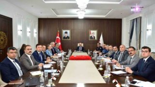 AYDIN VALİSİ DR. OSMAN VAROL BAŞKANLIĞINDA, ÖĞRENCİLERİN GÜVENLİ VE HUZURLU BİR EĞİTİM ORTAMINDA ÖĞRENİM GÖRMELERİNİ SAĞLAMAK AMACIYLA "EĞİTİM ORTAMLARININ GÜVENLİĞİ" KONULU DEĞERLENDİRME TOPLANTISI GERÇEKLEŞTİRİLDİ.