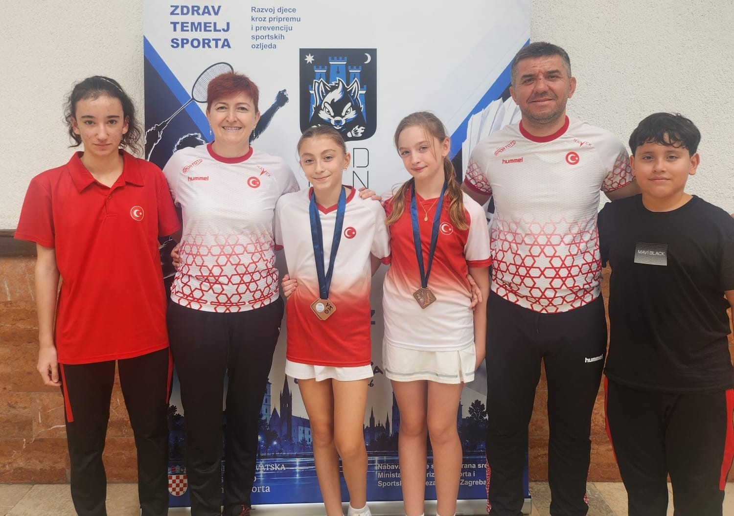 Manisalı badmintonculardan Hırvatistan’da çifte bronz