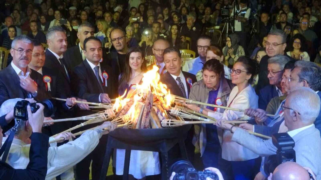 33. MENTEŞE KÜLTÜR ŞENLİĞİ ŞENLİK ATEŞİYLE BAŞLADI