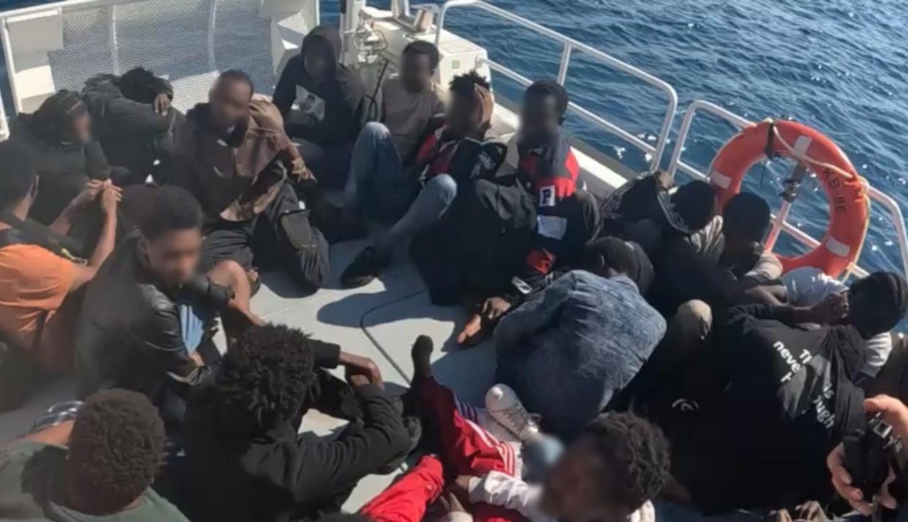 İzmir’de 56 düzensiz göçmen yakalandı, 20 göçmen kurtarıldı