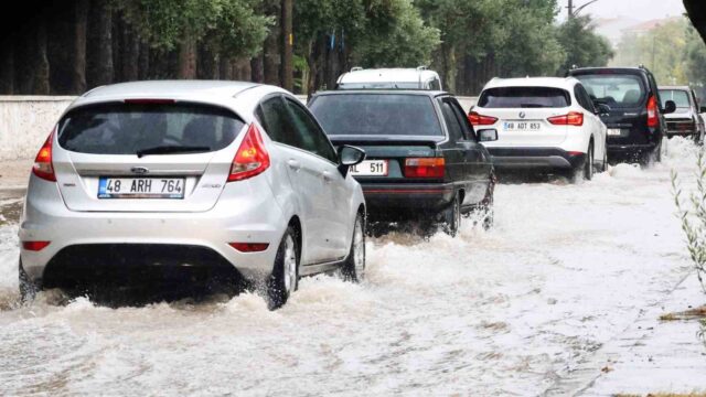METEOROLOJİ 4. BÖLGE MÜDÜRLÜĞÜ BÖLGE TAHMİN VE UYARI MERKEZİ, 27 EYLÜL PAZAR GÜNÜ ÖĞLE SAATLERİNDEN İTİBAREN MUĞLA’NIN İÇ KESİMLERİ İÇİN YAĞIŞ UYARISINDA BULUNDU.