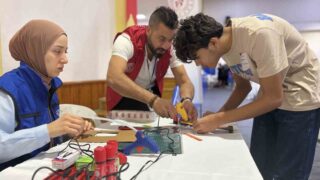 AYDIN’DA GENÇLERİN TEKNOLOJİ ALANINDAKİ YETENEKLERİNİ GELİŞTİRMEYİ AMAÇLAYAN DENEYAP TEKNOLOJİ ATÖLYELERİ KAPSAMINDA DÜZENLENEN UYGULAMA SINAVI TAMAMLANDI.