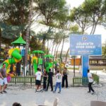 AYDIN’IN GERMENCİK İLÇESİNDE KANSER TEDAVİSİ GÖRDÜĞÜ SIRADA 27 YAŞINDA HAYATINI KAYBEDEN GÜLBEN KAYAKUŞ’UN ADI, GERMENCİK BELEDİYESİ TARAFINDAN YENİLENEN ÇOCUK OYUN PARKINA VERİLDİ. KAYAKUŞ’UN AİLESİ VE YAKINLARI, GENÇ YAŞTA KAYBETTİKLERİ GÜLBEN’İN HATIRASINI ÇOCUKLARIN NEŞESİYLE YAŞATMAYA DEVAM EDİYOR.