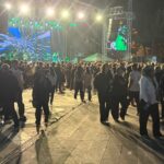 MANİSA’NIN KULA İLÇESİNİN DÜŞMAN İŞGALİNDEN KURTULUŞUNUN 104’ÜNCÜ YIL DÖNÜMÜ KAPSAMINDA DÜZENLENEN KUTLAMA ETKİNLİKLERİNİN İKİNCİ GÜNÜNDE SAHNE ALAN SANATÇI ZEYNEP DİZDAR’IN KONSERİNDE BEKLENEN KATILIMIN GERÇEKLEŞMEMESİ DİKKAT ÇEKTİ.