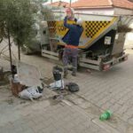 GERMENCİK BELEDİYESİ, ÇÖP KONTEYNERLERİNİN ÇEVRESİNE MOBİLYA, ESKİ EV EŞYASI VE EVSEL ATIK BIRAKILMAMASI KONUSUNDA VATANDAŞLARI UYARDI.